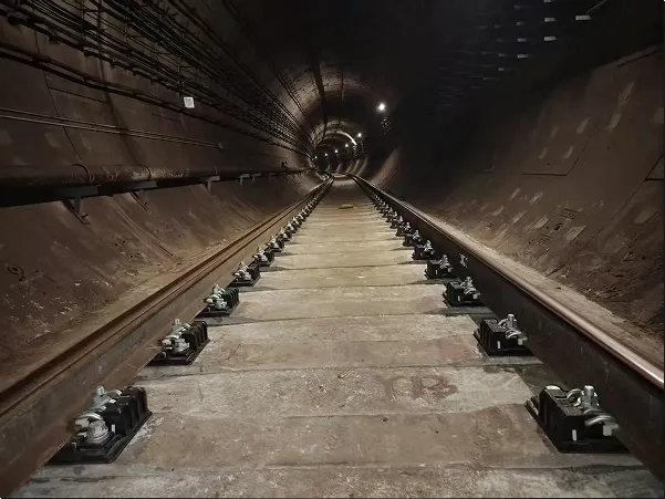 Shoulder Type Double-Layer Non-linear Vibration Reduction Fastener